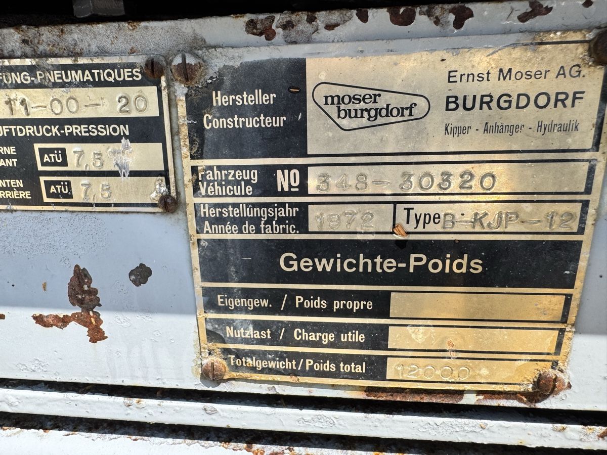 Camions-bennes: LKW Anhänger 3-Seitenkipper – D'occasion à Oberbalm par Cle12 4