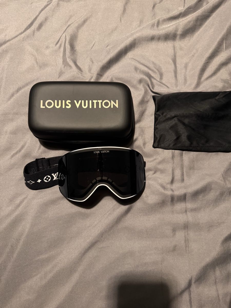 Louis Vuitton Brillen & Gläser: Louis Vuitton Skibrille – Gebraucht aus Unterentfelden von tim_5vkv