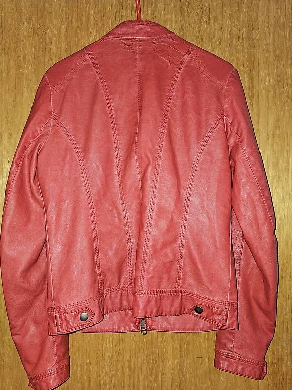 Jacken: rote Jacke Lederoptik gr 34-36 – Gebraucht aus Uzwil von sousse73 1