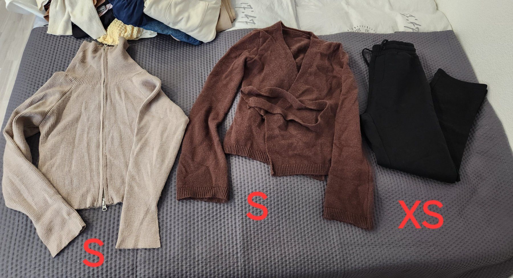 Lotti di vestiti: Damen Kleiderpaket, Grösse XS-L – Usato da Oftringen venduto da Leleni 4