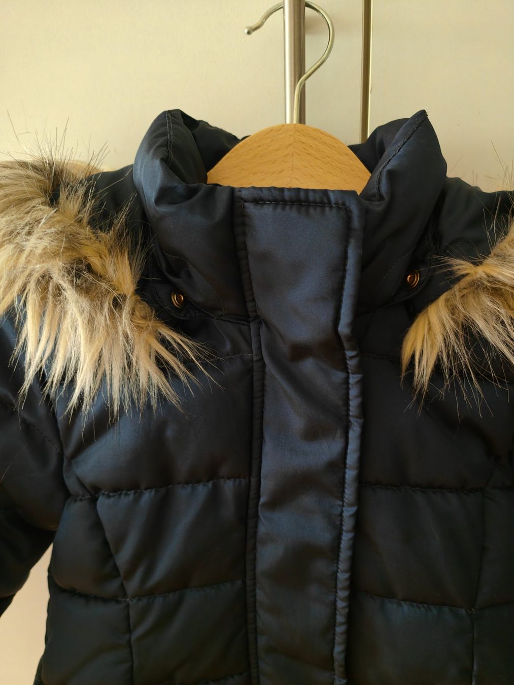 H&M Jacken & Mäntel: Warme Winterjacke mit Fellkapuze Grösse 92 – Gebraucht aus Root von GregorO 1