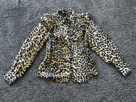 Amisu Bluse, Grösse XS, Leoprint, Rüschen, Top Zustand