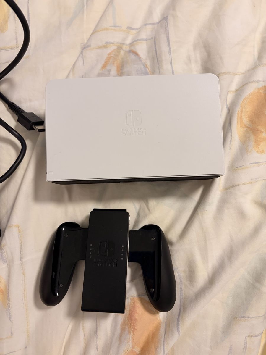 Nintendo Console: Nintendo Switch OLED – Usato da Roggwil TG venduto da Cernix 2