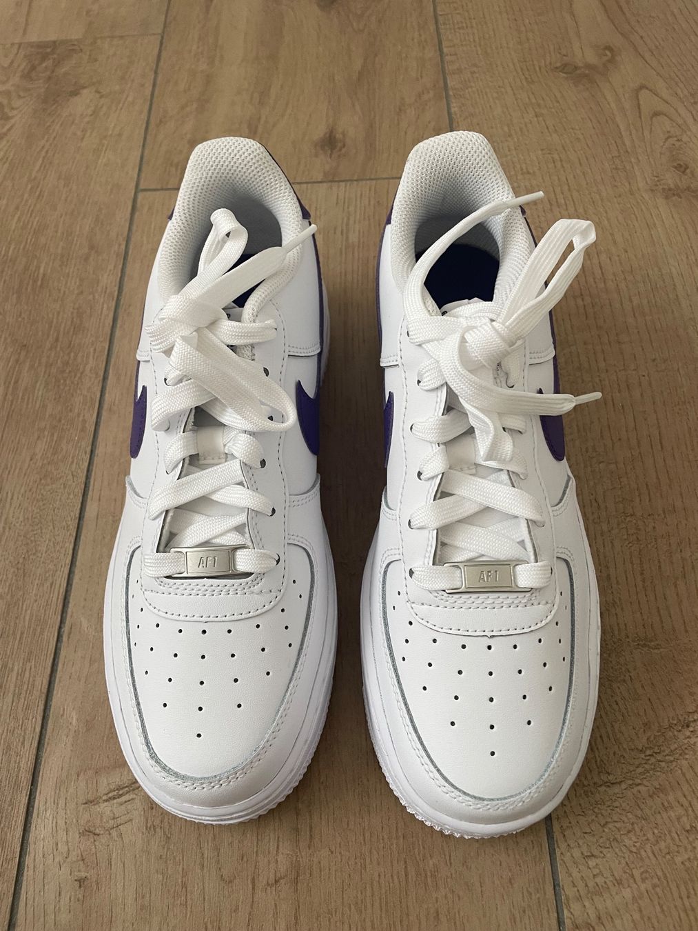 Nike Scarpe per ragazzi: Nike Air Force 1 Gr. 38.5 NEU – Nuovo (secondo la descrizione) da Waltenschwil venduto da hansnine 2