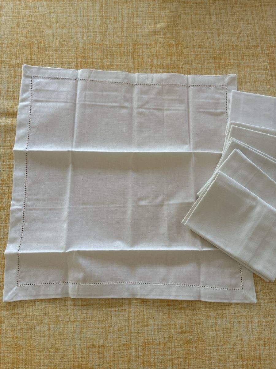 Tessuti: Tablecloth Set White Linen 6 Napkins Used Condition – Nuovo (secondo la descrizione) da Basel venduto da dal_r7dw