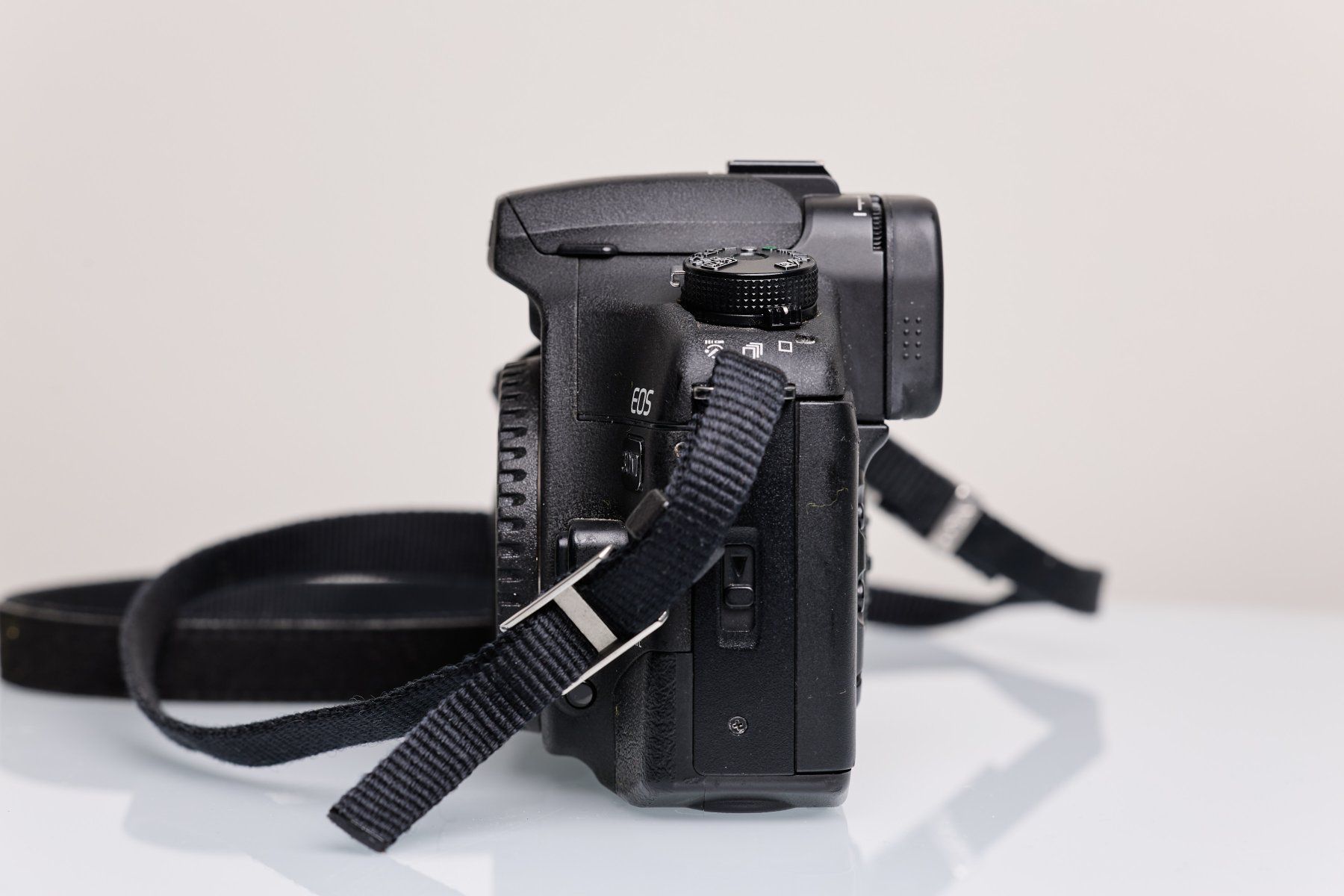 Canon Kamera: Canon EOS 30V mit Batteriegriff (BP-300) – Gebraucht aus Grüt Gossau ZH von ValentinHehli 3