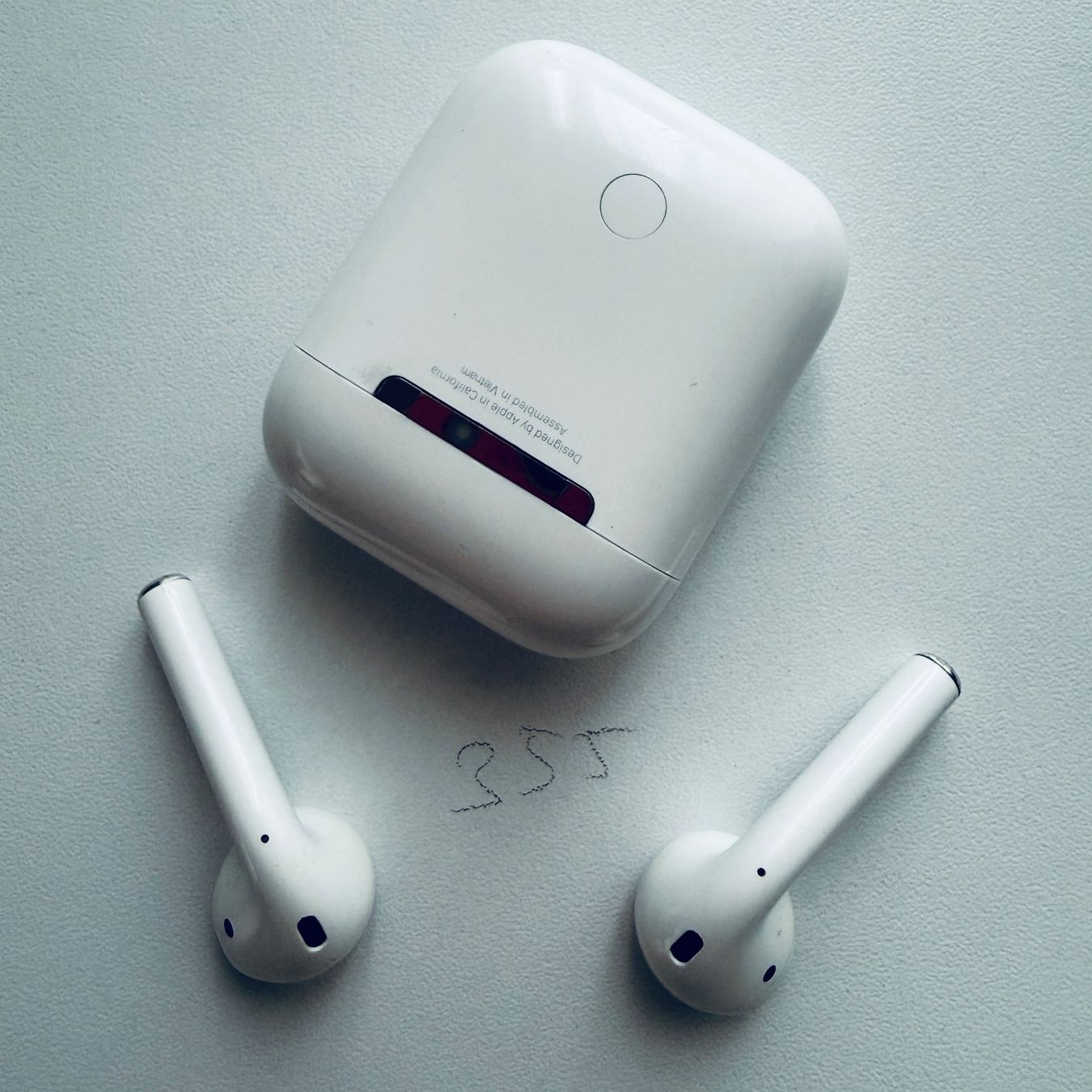 Apple Kopfhörer: Original Apple AirPods 2 Gen. Wireless Kopfhörer & Case – Gebraucht aus Basel von MY.AIRPODS.SHOP 4