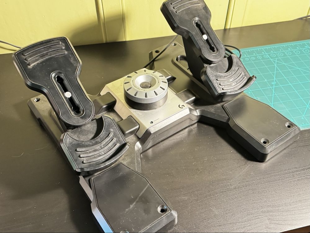 Logitech Flight Rudder Pedals (Gebraucht) in Ollon VD für CHF 73 – mit ...