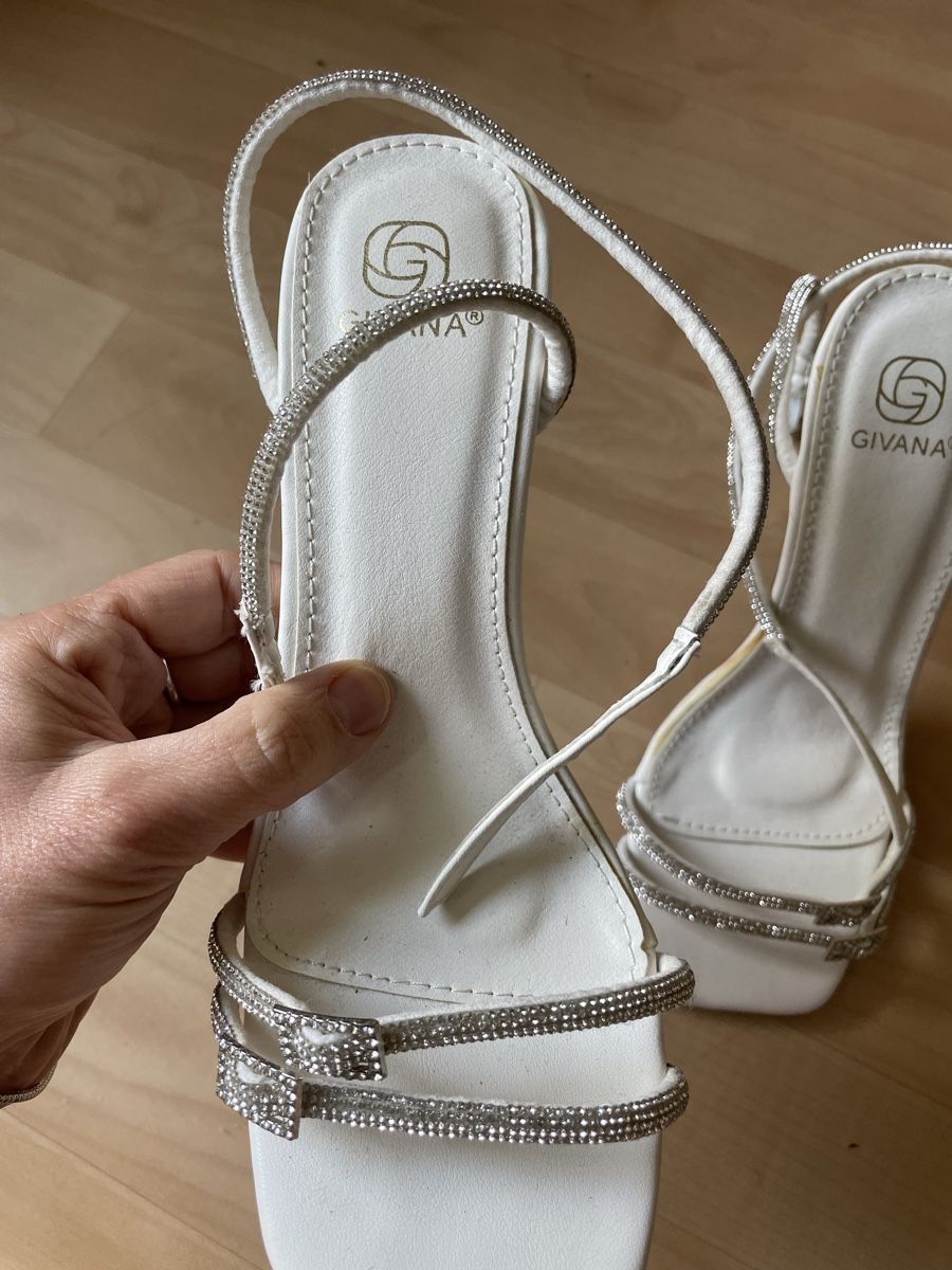 Scarpe da donna: Weisse Sandalen mit Strass 36 – Nuovo (secondo la descrizione) da Zürich venduto da Angela_Fashion_Lover 2