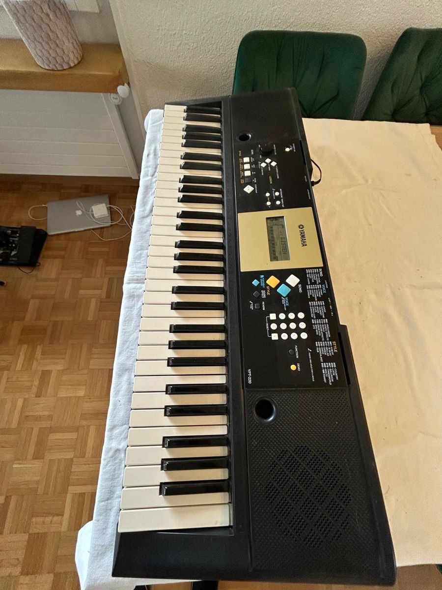 Yamaha Strumenti musicali: Yamaha Keyboard und andere – Usato da Knonau venduto da Audi_1999 1