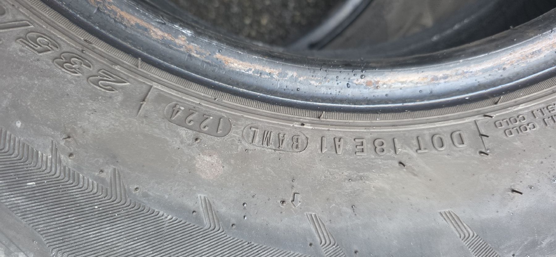 Nexen Pneus & Kompletträder: Winterpneu 235/65/R16C M+S – Gebraucht aus herzogenbuchsee von jamma01 4