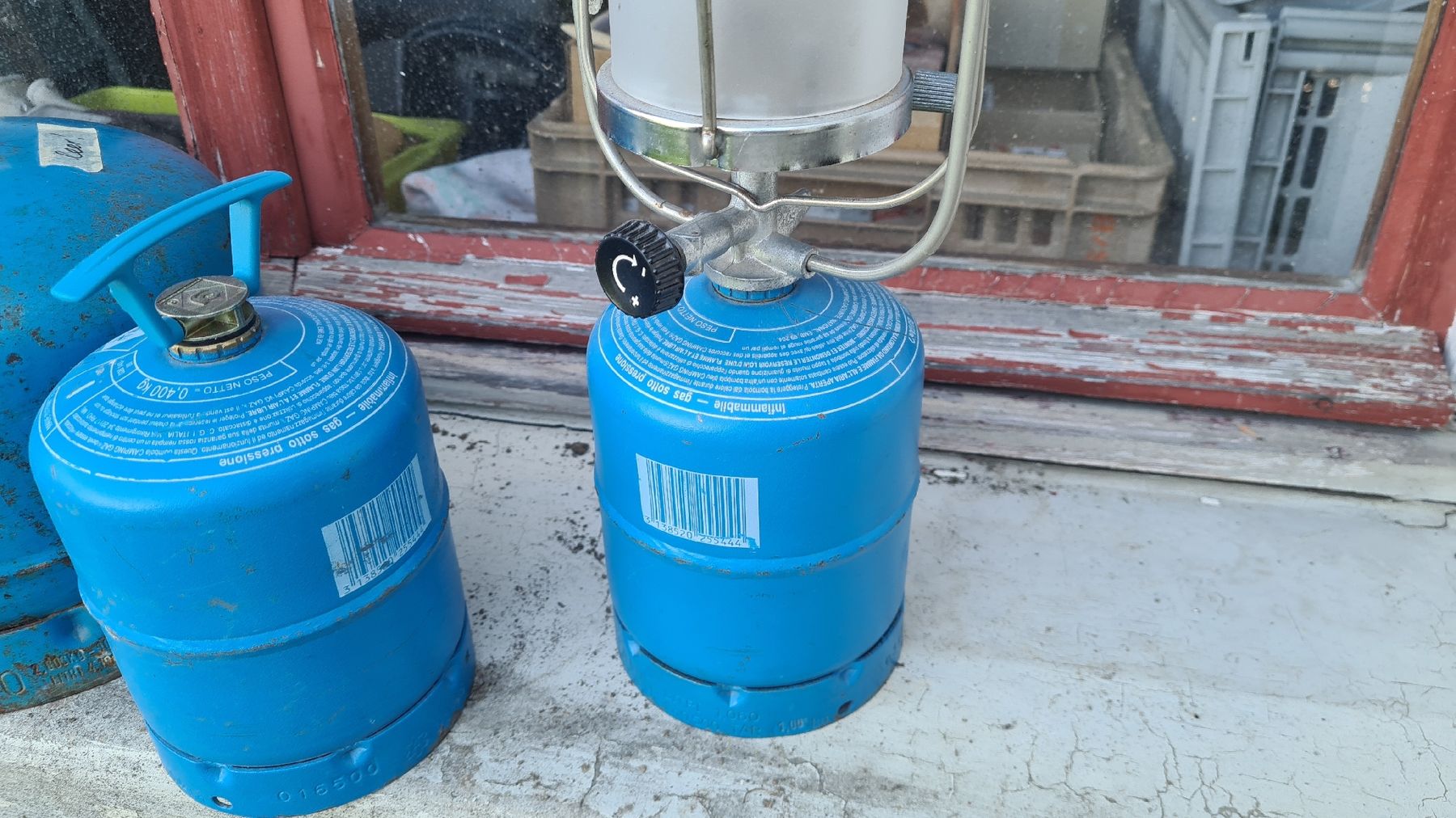 Campingaz Gas-Geräte & -Technik: Gasflaschen-Set Camping-Gaskocher-Set leer. – Gebraucht aus Hombrechtikon von Arica1 3