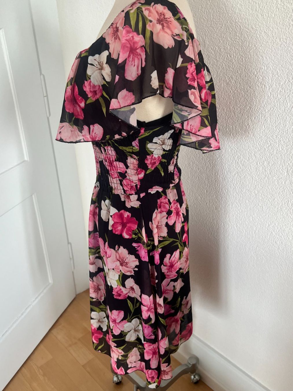Kleider: Damen Kleid in ca. Gr. 36/38 elastisch – Gebraucht aus Worb von farben20zauber 1