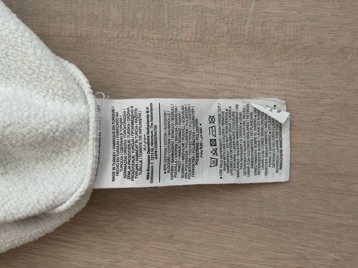 Nike Maglioni & Felpe: Nike Pullover Grösse S Weiss mit farbigen Ärmel – Usato da Fehraltorf venduto da lea_9bt5 4