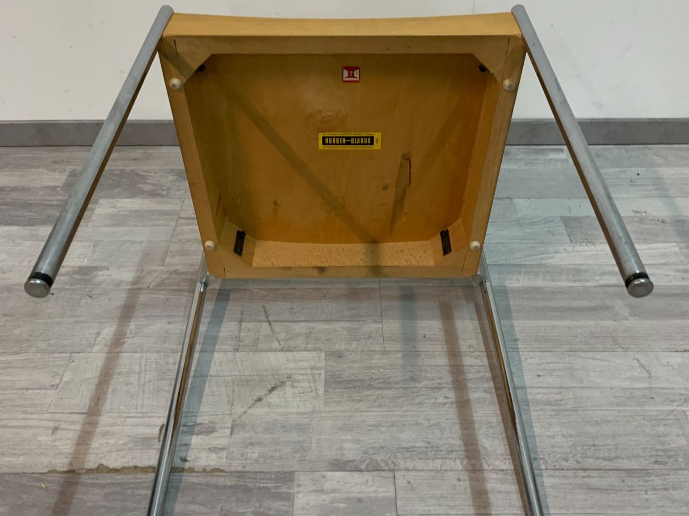 Horgen Glarus Sedie: Stapelstuhl von Horgenglarus / Holz – Usato da Zürich venduto da ZuercherBrockenhaus 5