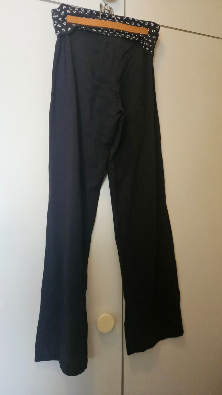 Hosen: Pantaloni da ginnastica cotone nero con ancore Bpc tg. 36/38 – Gebraucht aus Melano von H-Sara 1