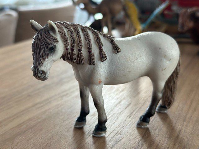 Schleich Statuette: Schleich Weisses Pferd Sammelfigur – Usato da Fällanden venduto da SafariSchleichCH