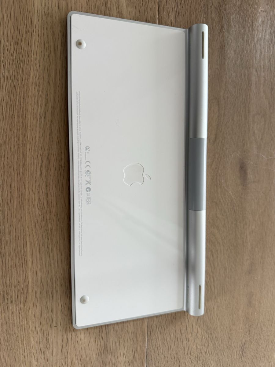 Apple Tastiere: Apple Wireless Keyboard A1314 - Top Zustand! – Usato da Habsburg venduto da franziska_81 2