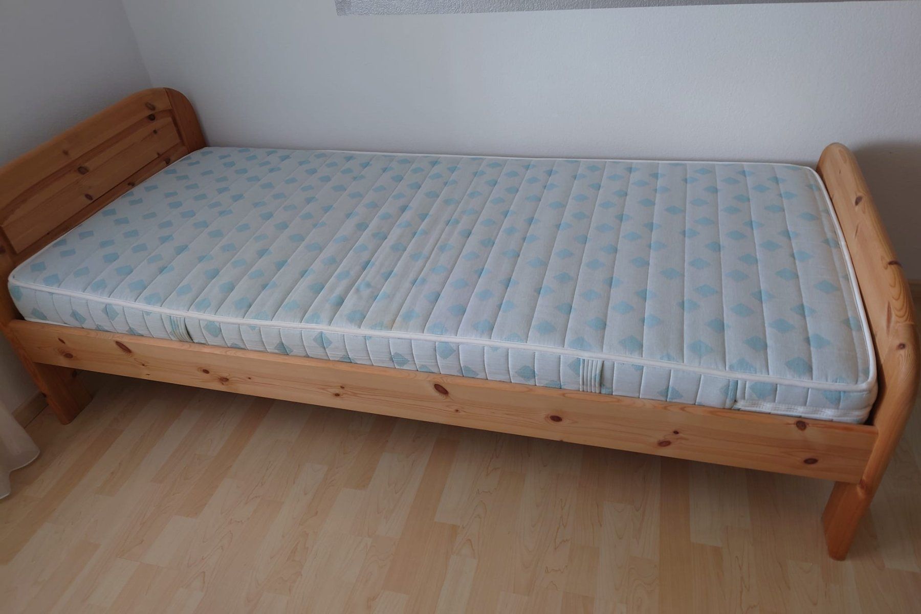 Letti: Bett Massivholz – Usato da Pfäffikon ZH venduto da Meienberg85