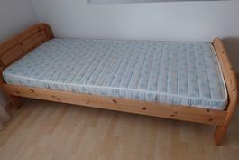 Bett Massivholz