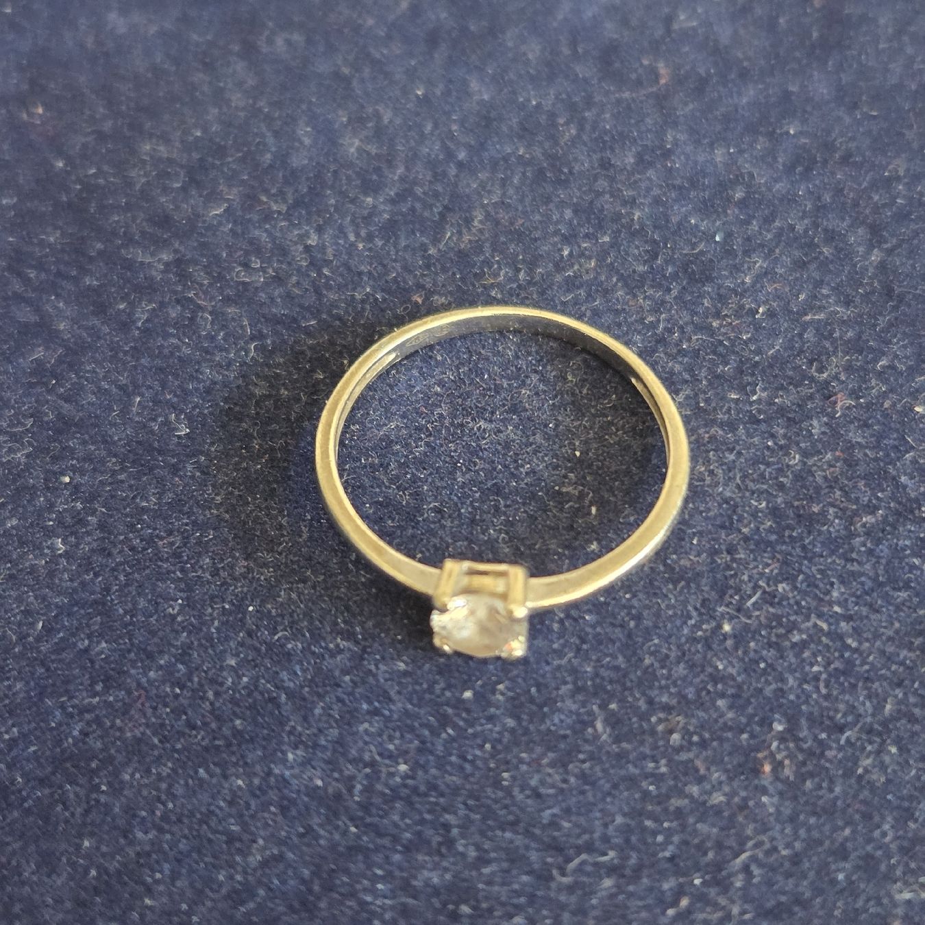 Bagues: Goldring mit Stein – D'occasion à Stans par Ducati16 1