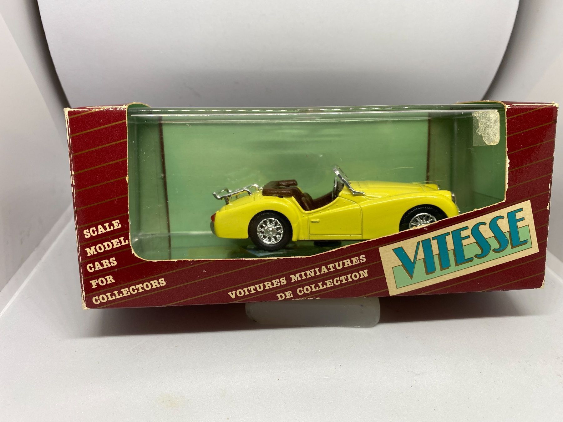 Triumph Modellini d'auto: Triumph TR3A  1959  Modell 1:43 – Nuovo e nell'imballaggio originale da Herisau venduto da Fissore 2
