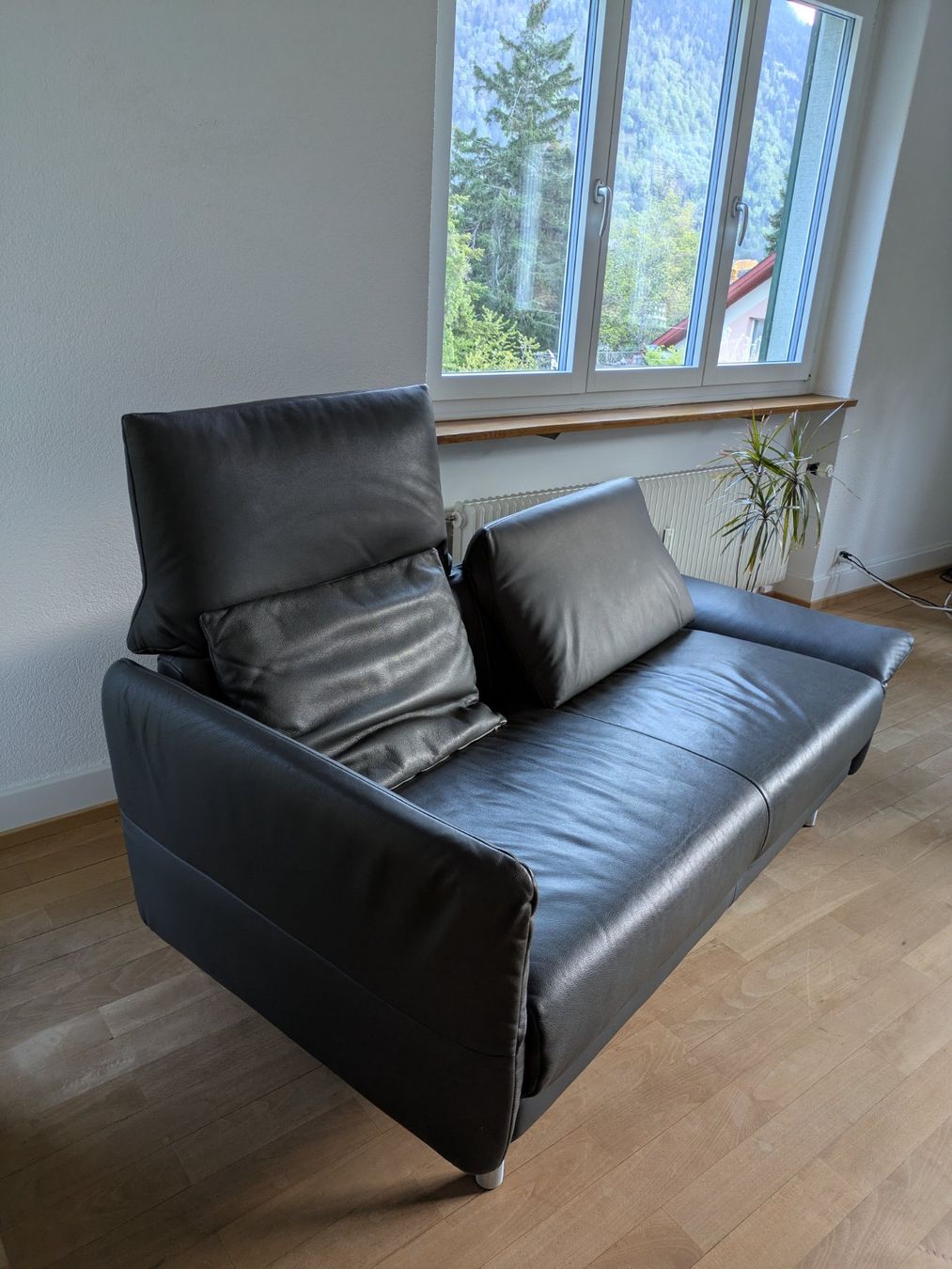 Sofas: Bequemes Ledersofa anthrazit – Gebraucht aus Chur von nin_9hxv 2
