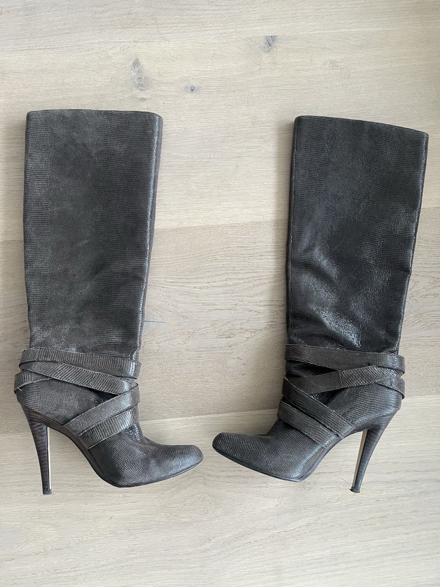 Scarpe da donna: Wunderschöne dunkelbraune Stiefel, schimmernd, Grösse 38.5 – Usato da Pfäffikon SZ venduto da humming-bird