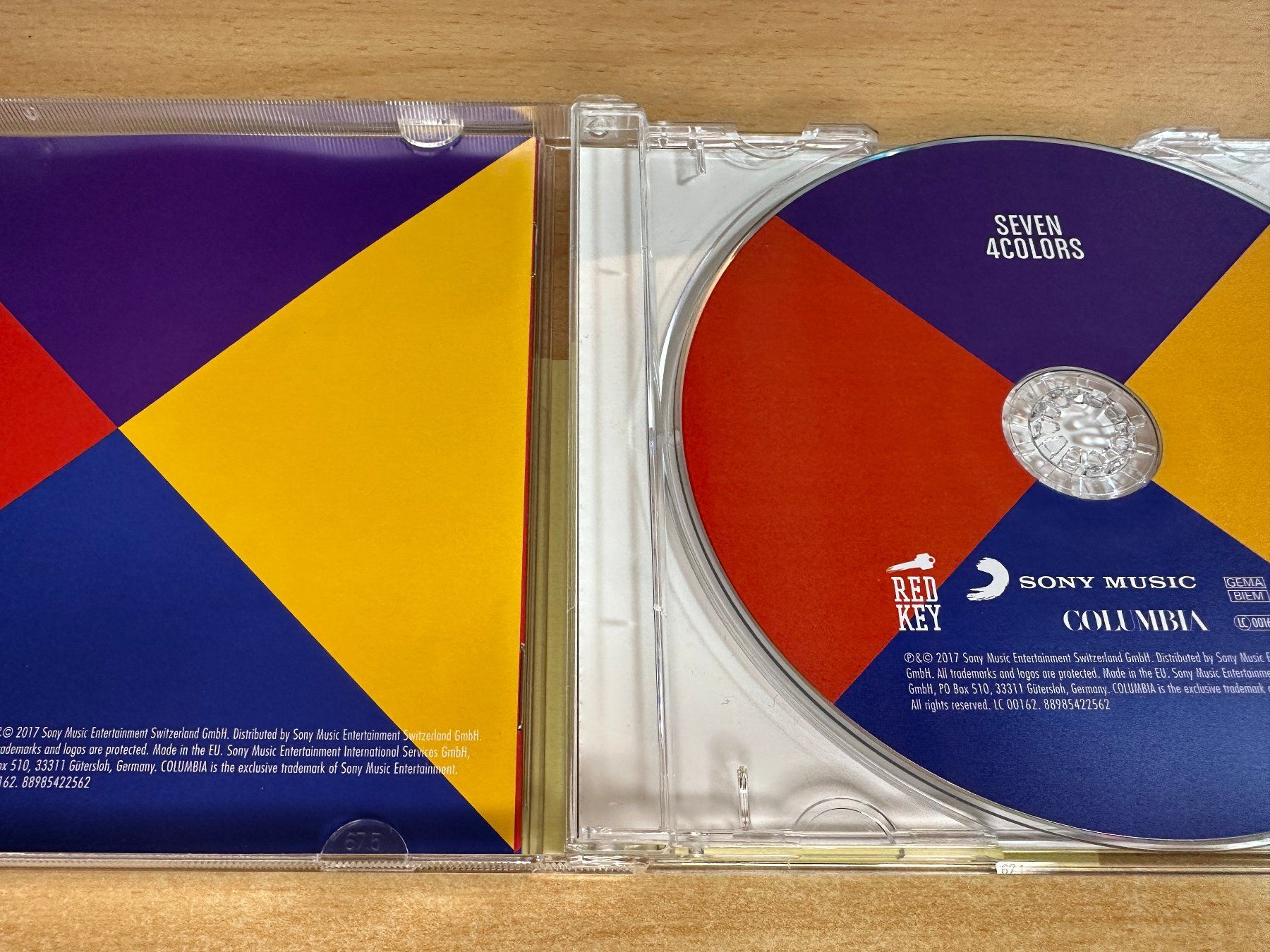 CD: D8 Seven – 4COLORS – Usato da Rikon im Tösstal venduto da Alpenmutz 2