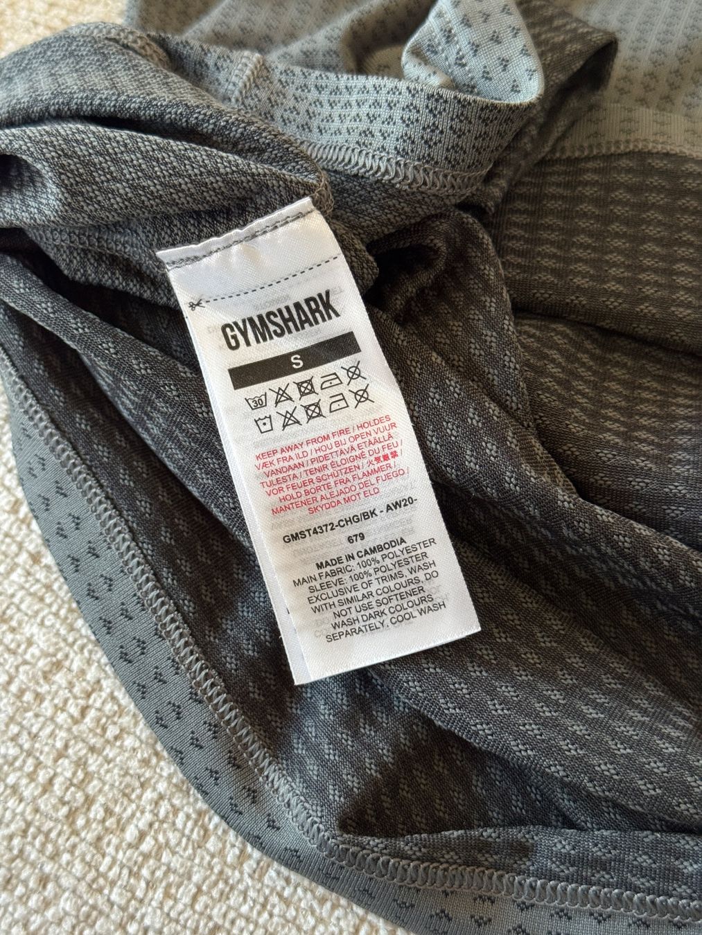 Gymshark T-shirt: Gymshark | T-Shirt – Nuovo (secondo la descrizione) da Horgen venduto da onur_5 4