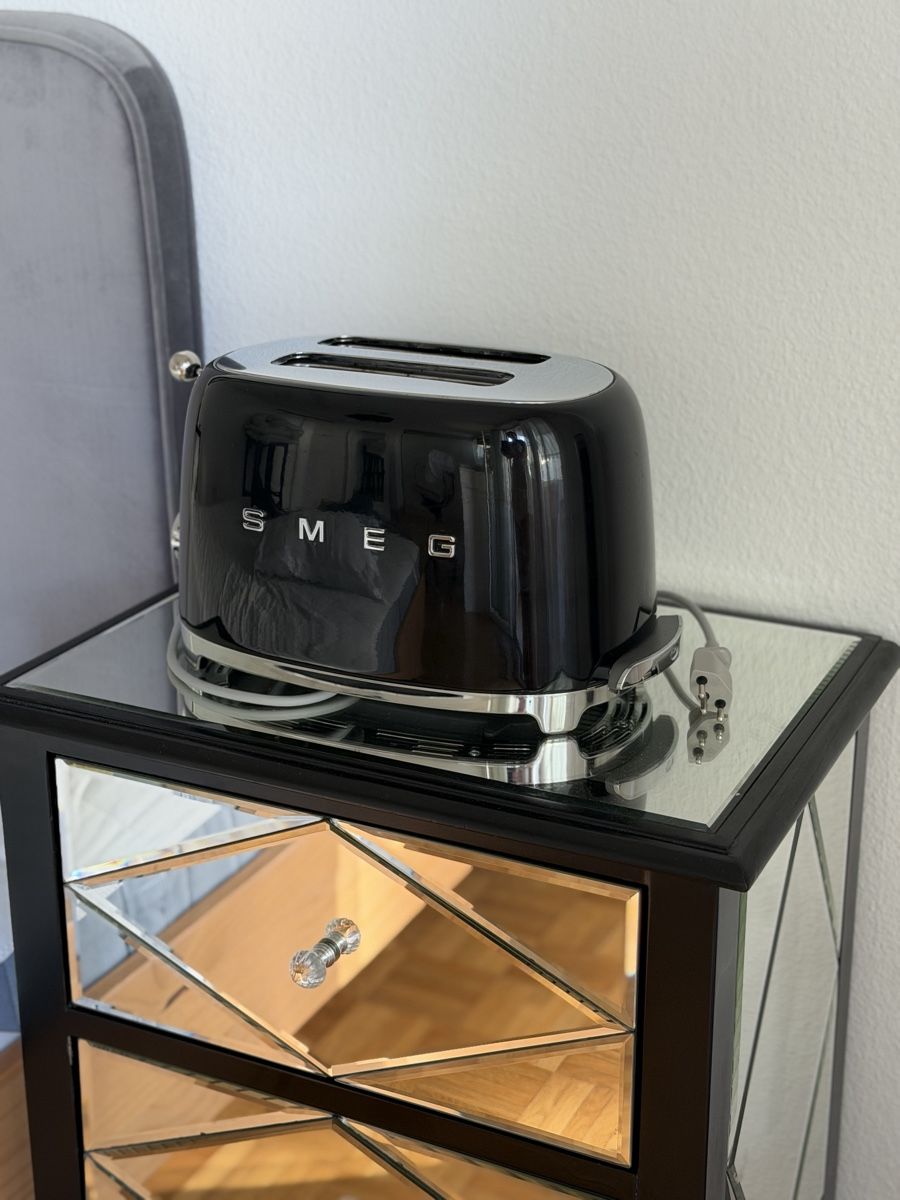 Smeg Küchengeräte: Smeg Toaster Black – Gebraucht aus Winterthur von adriana_1000