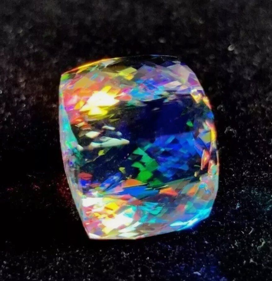 Pietre preziose: 51,7ct Cube Rainbow Color Mystic – Nuovo e nell'imballaggio originale da Genève venduto da AWWA 1
