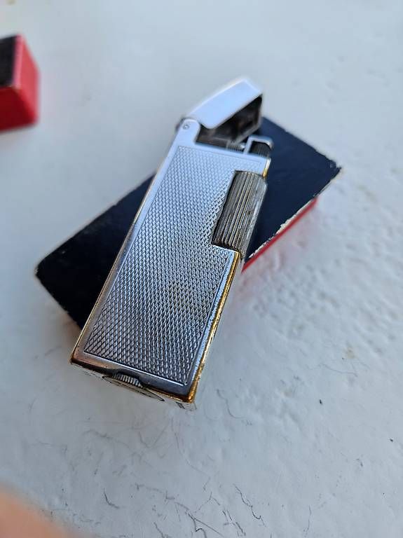 Accendini: Ancien briquet Dunhil – Usato da Corsier sur vevey venduto da Hitu