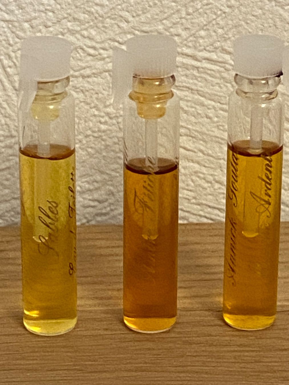 Profumi & Eau de Toilette: ANNICK GOUTAL 3 échantillons Sables etc. VINTAGE 2007 – Nuovo (secondo la descrizione) da Genève venduto da kik_8jd6