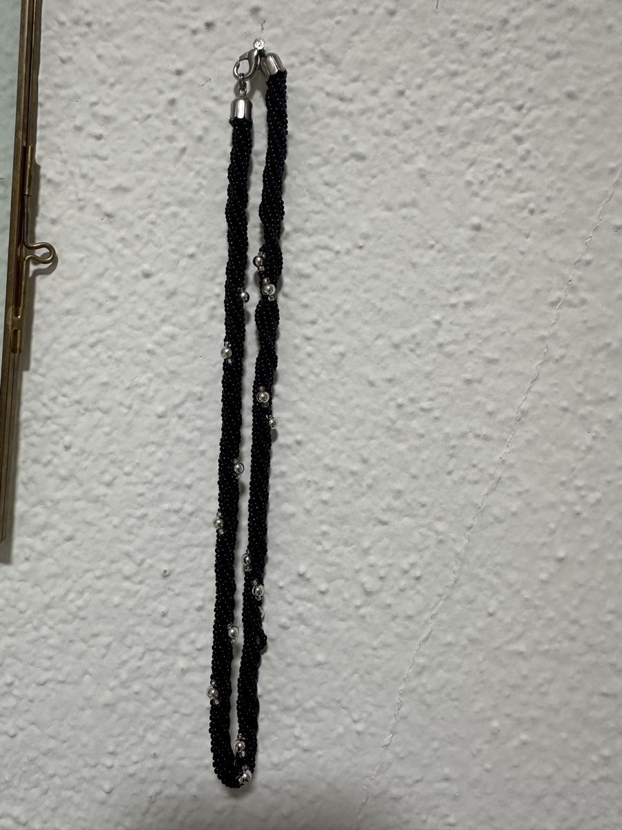 Catenine: Schwarze Halskette mit Silberperlen – Usato da Oberurnen venduto da nes_8xqt 3