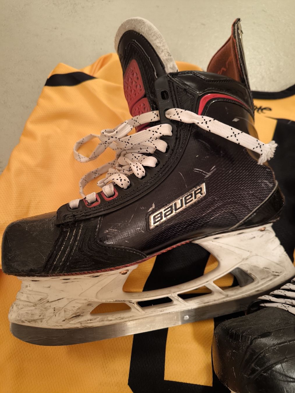 Bauer Pattini da ghiaccio: Bauer Eishockey Schlittschuhe Grösse 39 - Beite EE – Usato da Bassersdorf venduto da daniela_annacaterina 2