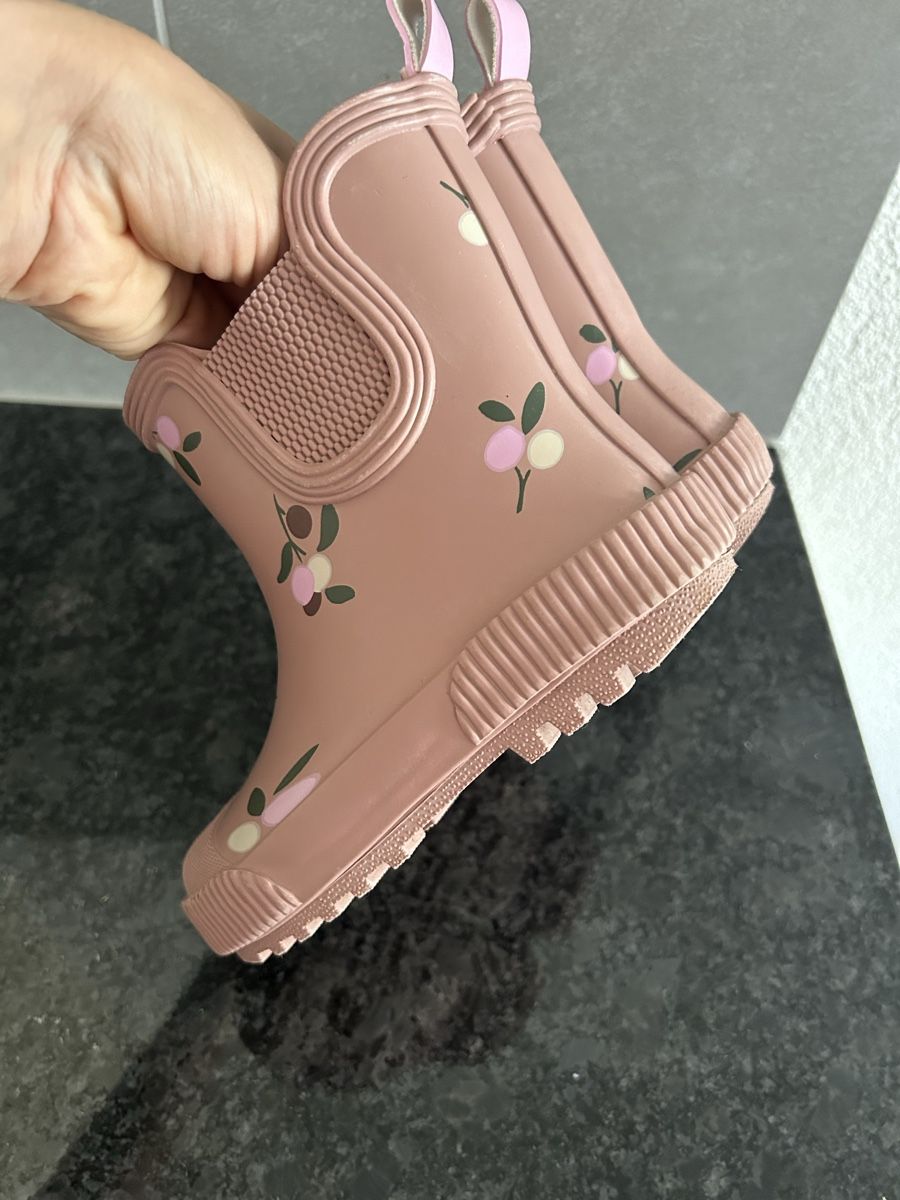 H&M Chaussures filles: Gefütterte Gummistiefel – D'occasion à Stäfa par Michelecarmen8892 4