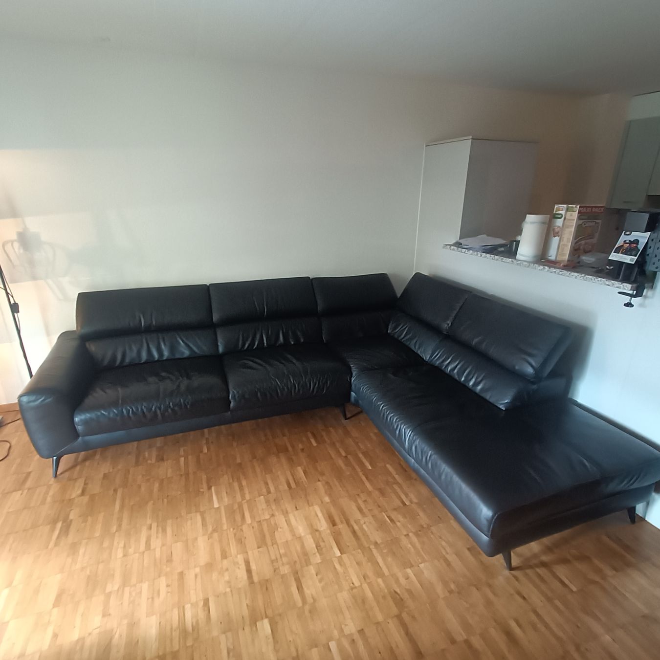 Divani: Echtleder Sofa schwarz, extrem gut gepflegt – Usato da Rheinfelden venduto da FloakaGlare