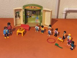 Playmobil Kindergarten Set mit vielen Figuren gebraucht