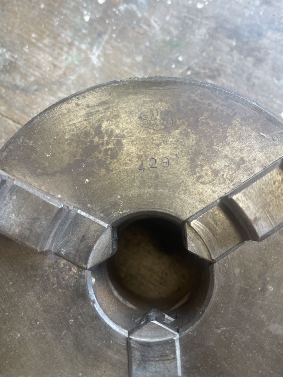 Altro per industria metallurgica: Bani Dreibackenfutter – Usato da Besenbüren venduto da Saikilosos 1