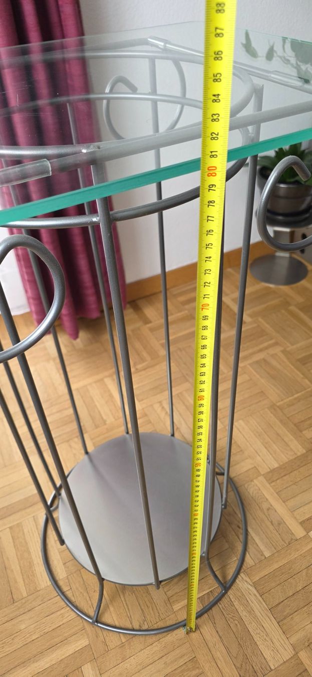 Tavoli: Metall Säule mit Glasplatte – Usato da Grüningen venduto da Hibiscus67 5