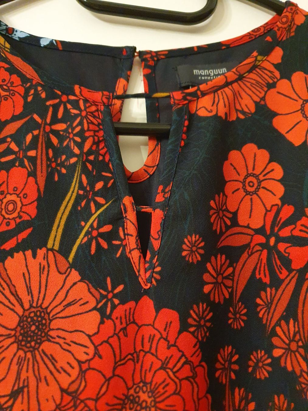 Vestiti: Mangoon Kleid mit Blumenmuster, Gr. 36 - Herbst Special! – Usato da Kloten venduto da Hektor44 1