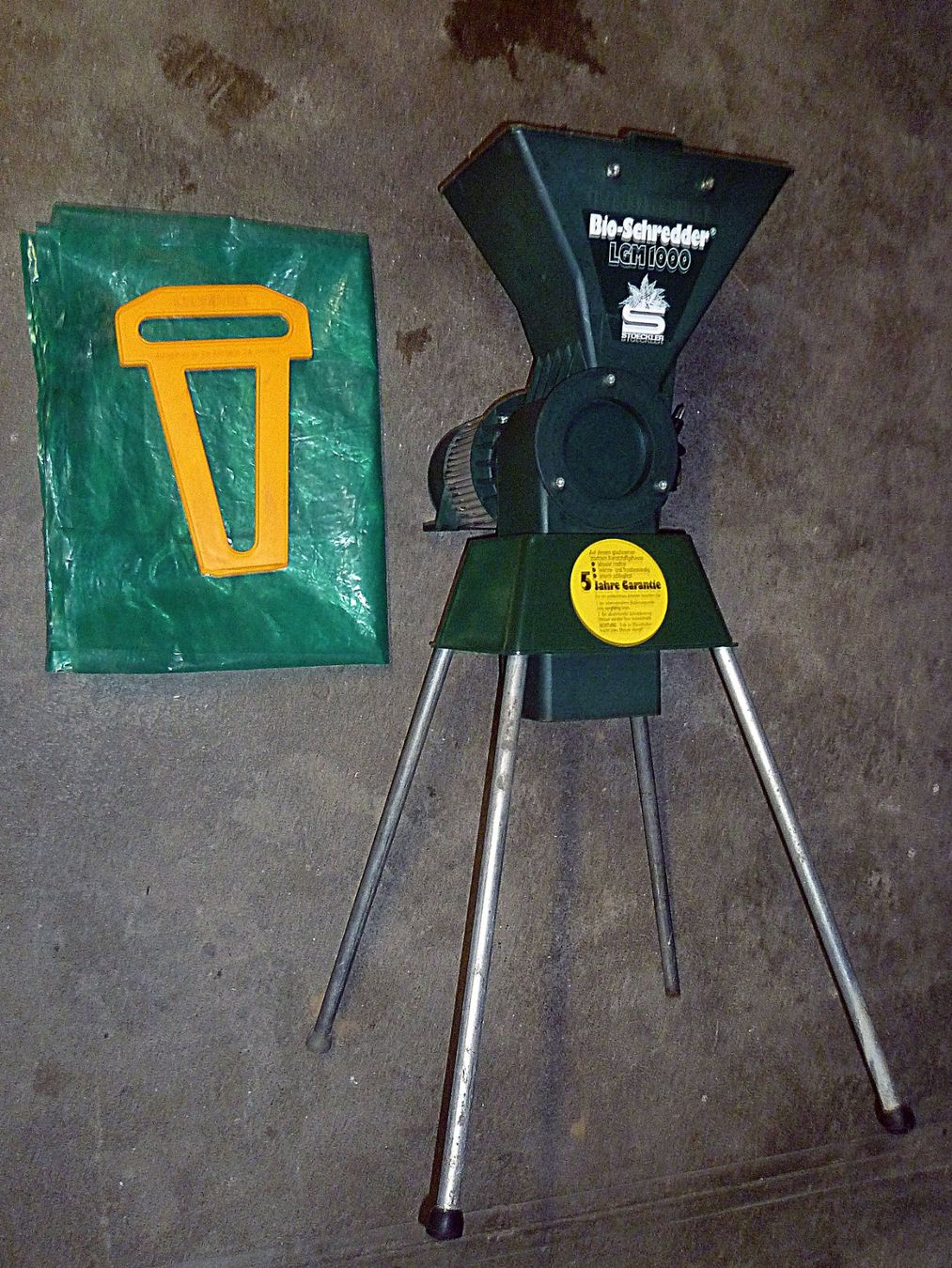 Déchiqueteuse: Häcksler Schredder Stöckler Neudorff Typ 1000 – D'occasion à Aarau par Rdodger