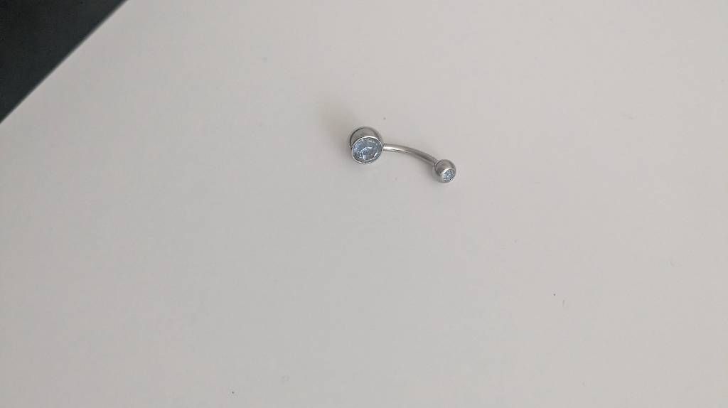Gioielli per piercing: Bauchnabel Piercing aus Silber und mit blauem Stein – Usato da Zürich venduto da nat_zjl8 1
