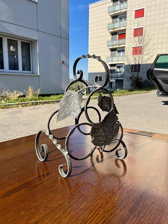 Portabottiglie: Support pour 3 bouteilles de vin en fer forgé – Usato da Saules venduto da Pathan