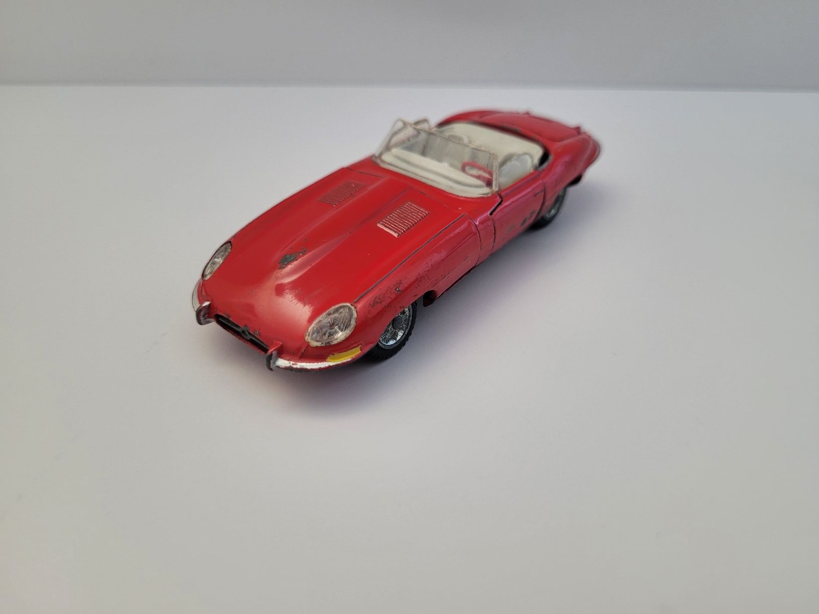 Tekno Modellini d'auto: JAGUAR E-TYPE (TEKNO) 1/43 – Usato da Zumikon venduto da tho_9zm8
