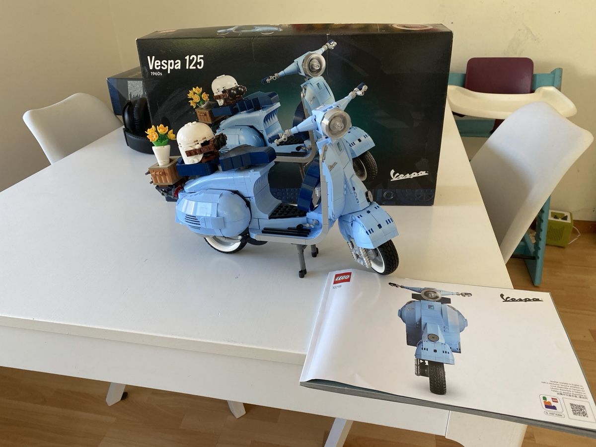 Lego Baukästen: LEGO Vespa 125 10298 – Gebraucht aus Aarau von eri_jh6h