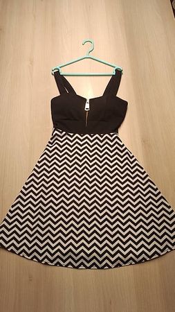 Kleid Grösse ca. 152 schwarz weiss