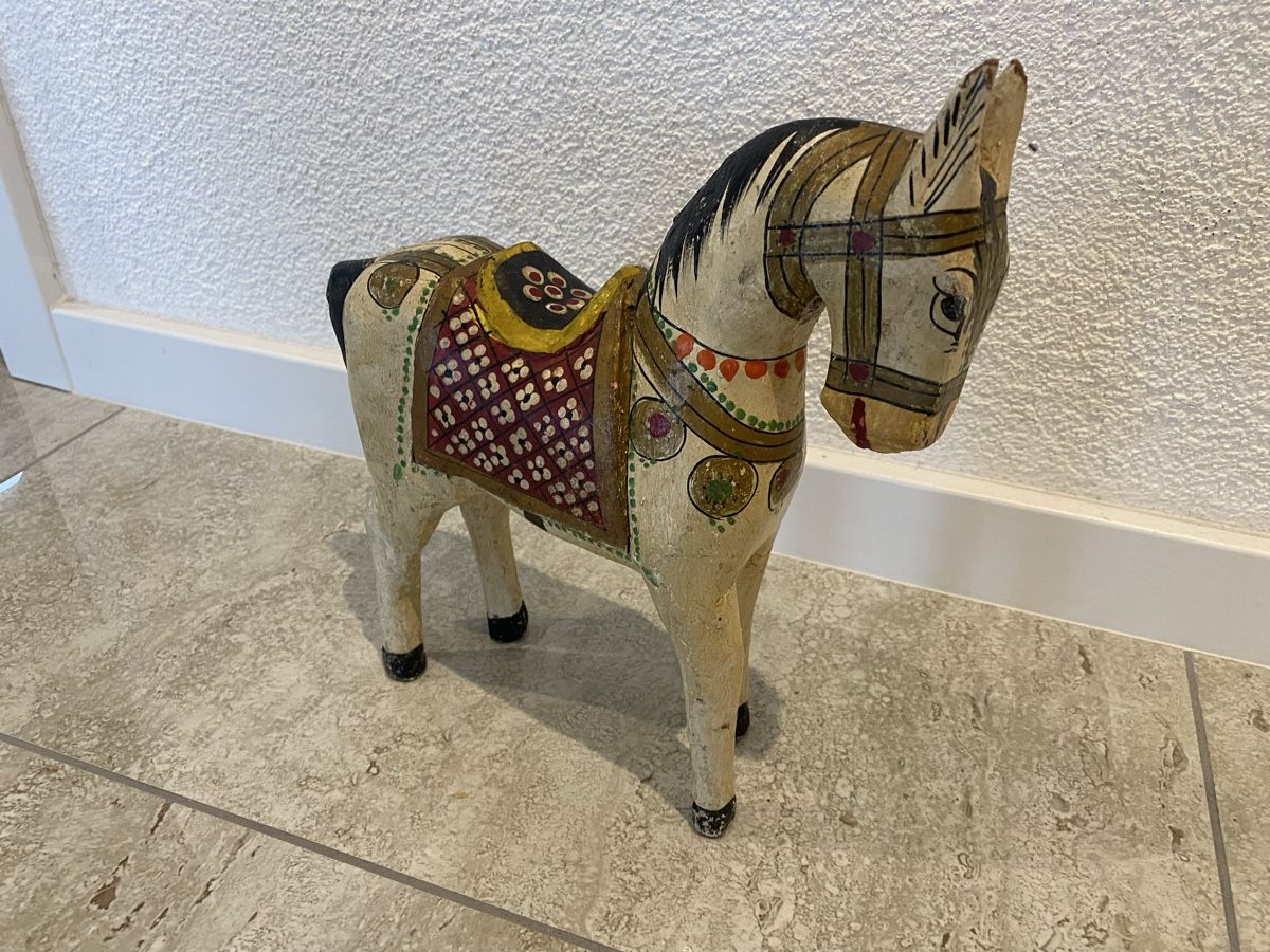 Figuren: Antike Indisch Holz Ferd – Gebraucht aus Birrwil von Bendegriz 1