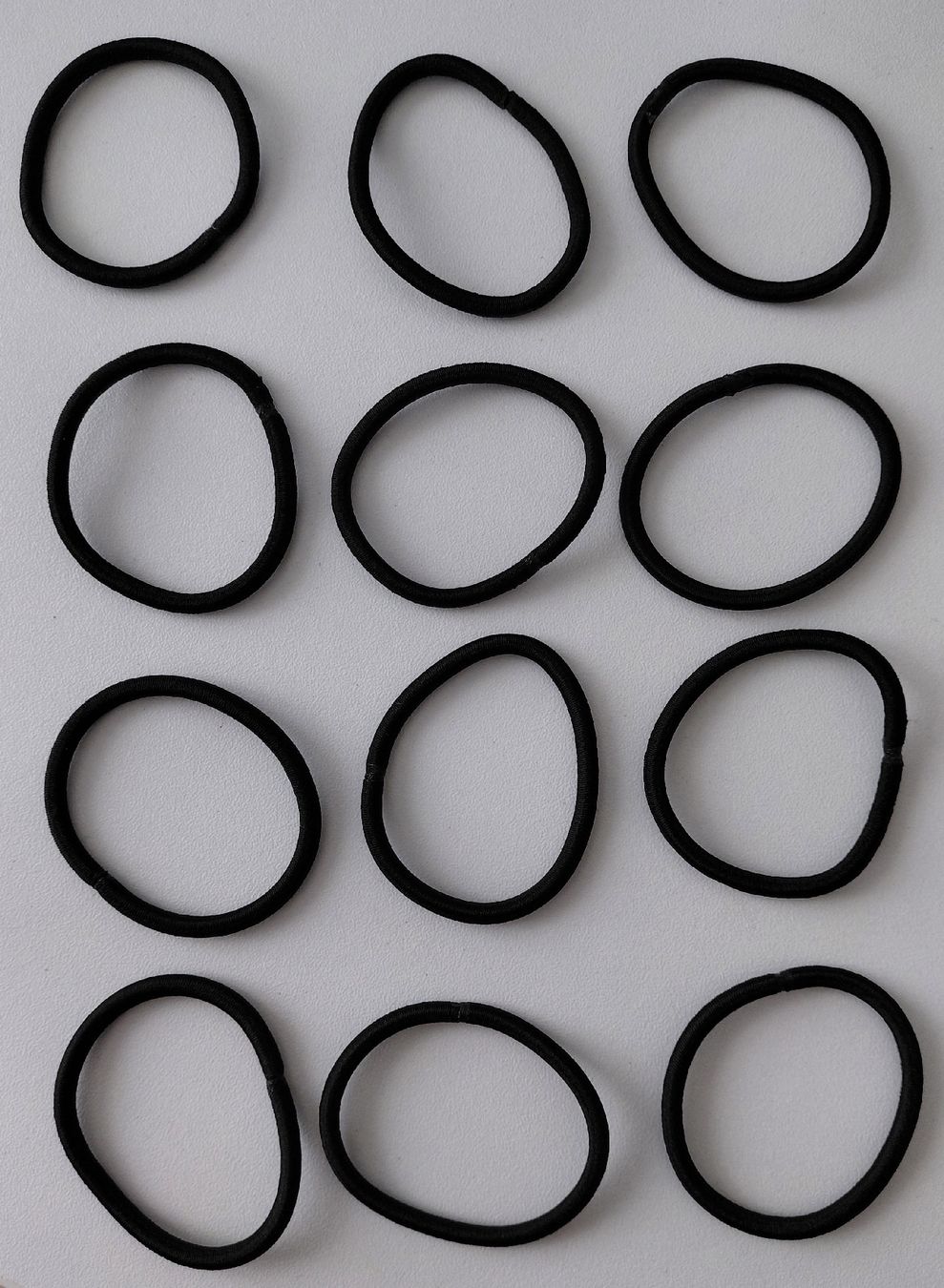 Haarschmuck: Haargummeli schwarz 12 Stück – Neu (gemäss Beschreibung) aus Birsfelden von aer_q78f